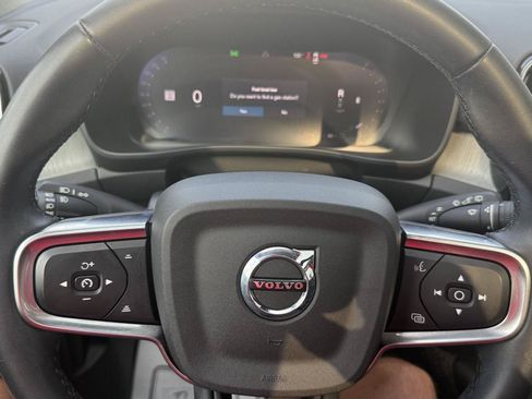 Used 2024 Volvo XC40 B5 Plus AWD/4WD image 30