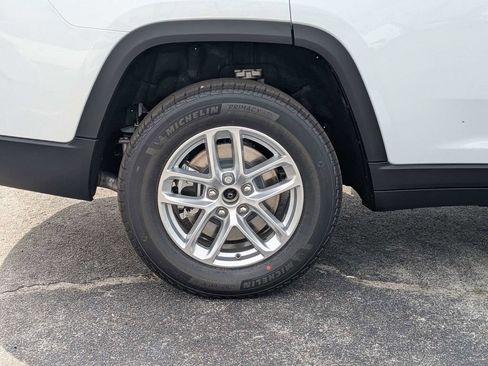 New 2026 Jeep Grand Cherokee L Laredo AWD/4WD image 12