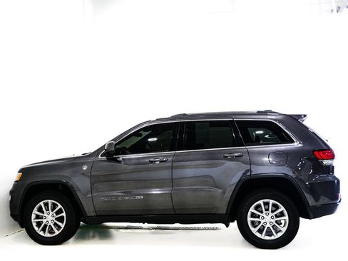 Used 2021 Jeep Grand Cherokee Laredo AWD/4WD image 5