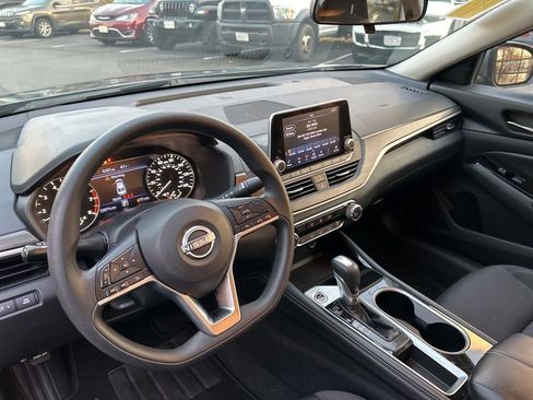 Used 2023 Nissan Altima 2.5 SV image 41