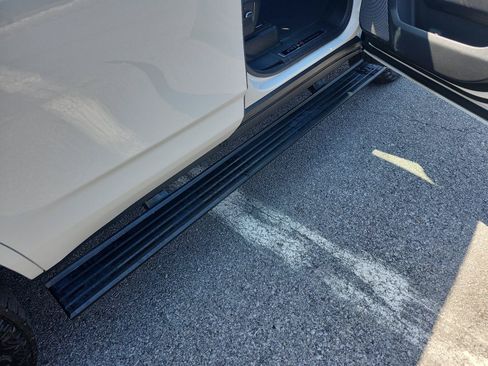 Certified 2025 GMC Yukon AT4 Ultimate AWD/4WD image 7
