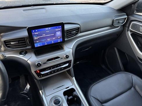 Certified 2022 Ford Explorer XLT w/ Equipment Group 202A image 26