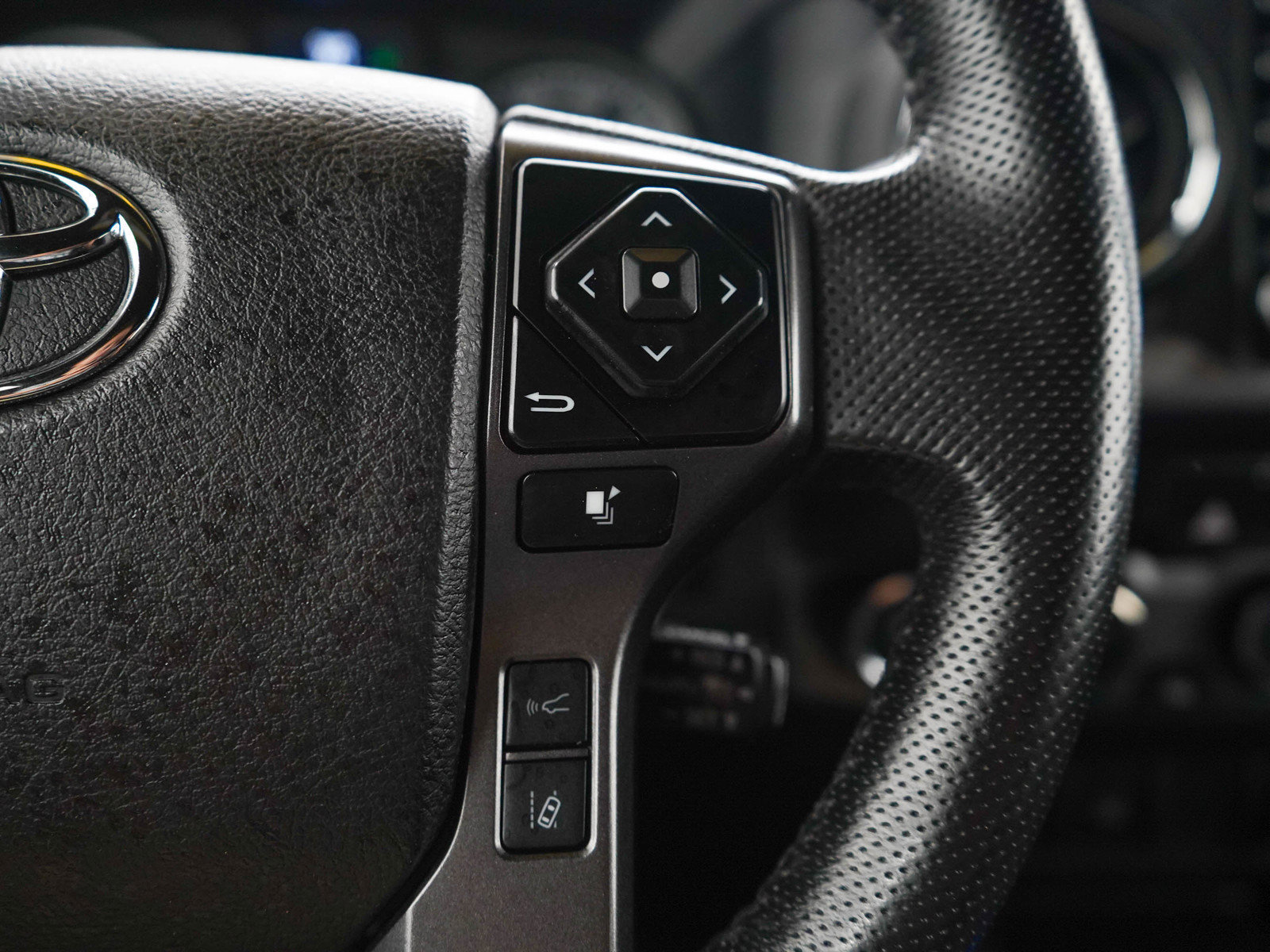 Used 2023 Toyota Tacoma TRD Sport AWD/4WD image 25