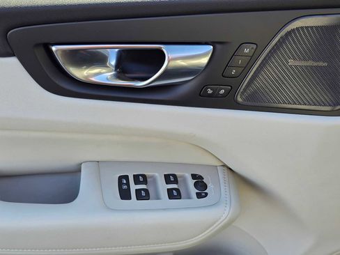 New 2026 Volvo XC60 T8 Ultra w/ Protection Package Premier image 23