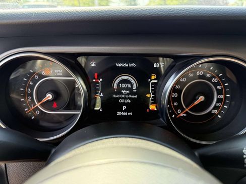 Used 2023 Jeep Wrangler Unlimited Sport AWD/4WD image 25