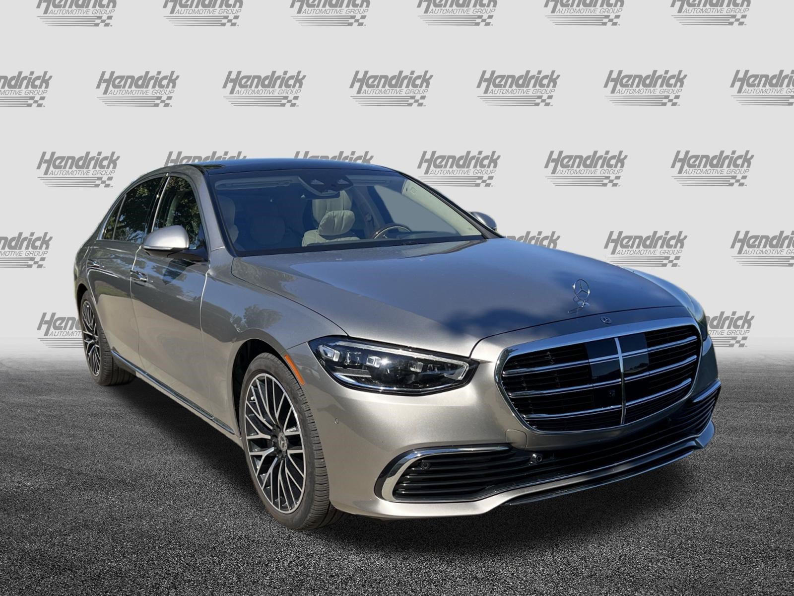 Used 2024 Mercedes-Benz S 580 4MATIC Sedan image 2