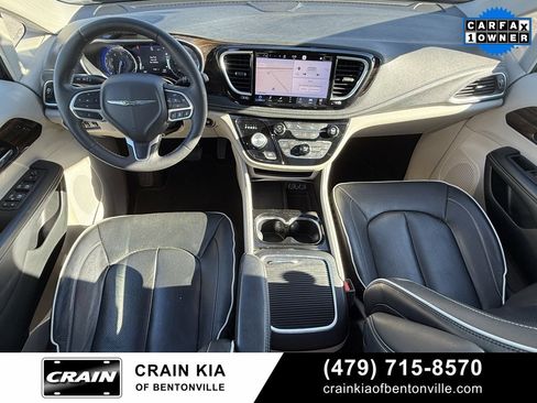 Used 2023 Chrysler Pacifica Limited image 30