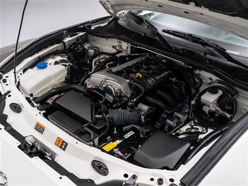Used 2023 MAZDA MX-5 Miata Grand Touring RWD image 18