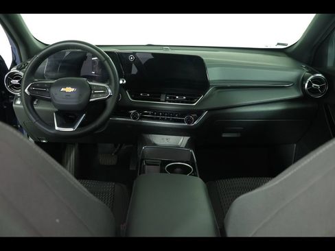 Used 2025 Chevrolet Equinox LT FWD image 14