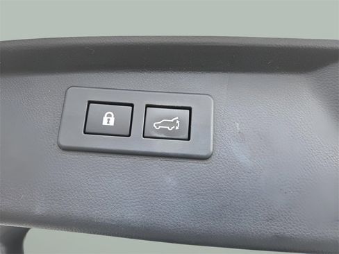 Used 2020 Subaru Outback Premium image 17