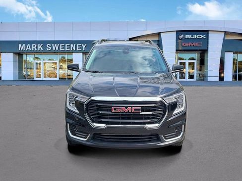 Used 2022 GMC Terrain SLE w/ Driver Convenience Package FWD image 2