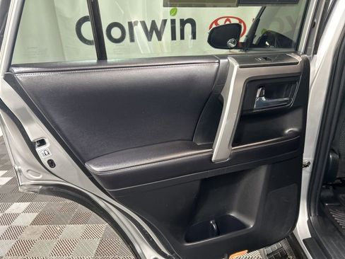 Used 2016 Toyota 4Runner SR5 image 18