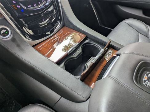 Used 2019 Cadillac Escalade Luxury AWD/4WD image 12