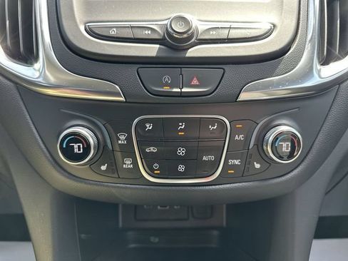 Used 2024 Chevrolet Equinox LT AWD/4WD image 18