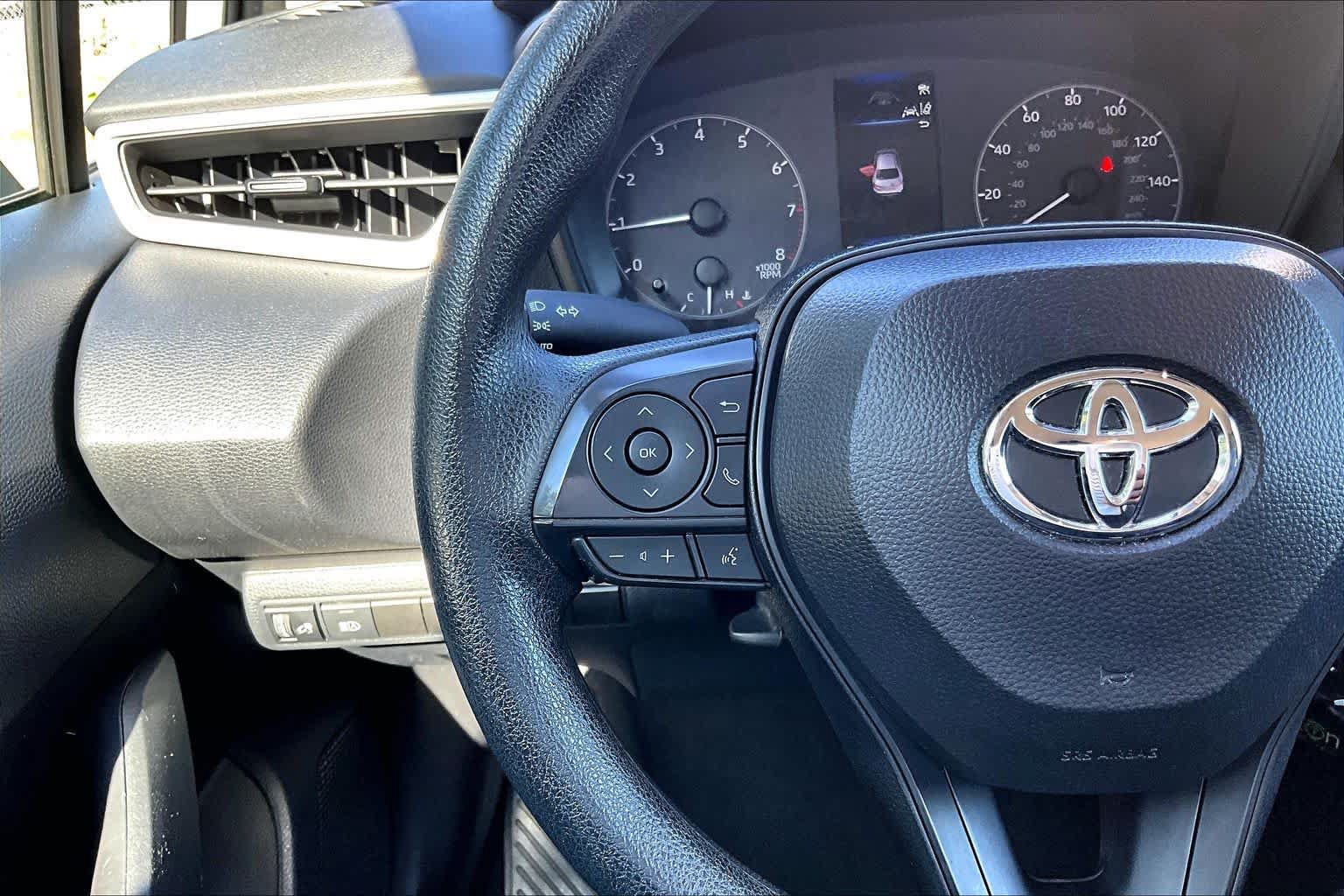 Used 2025 Toyota Corolla LE FWD image 24