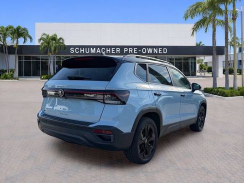 Certified 2026 Volkswagen Taos SE FWD image 7