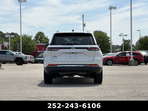 Used 2022 Jeep Grand Cherokee Limited 4xe w/ Luxury Tech Group II AWD/4WD image 6