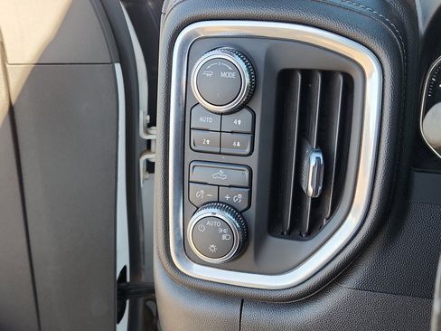 Used 2021 GMC Sierra 1500 SLE w/ X31 Off-Road Package image 17