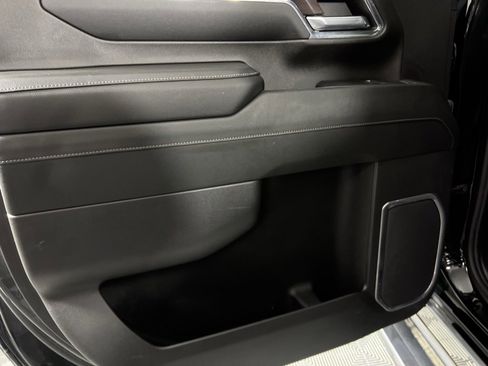 Used 2024 GMC Sierra 3500 SLT w/ SLT Convenience Package image 27