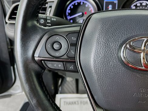 Used 2022 Toyota Camry SE FWD image 14