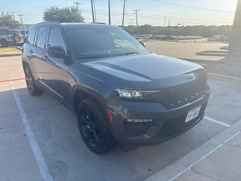 Used 2023 Jeep Grand Cherokee Limited w/ Black Appearance Package RWD image 4