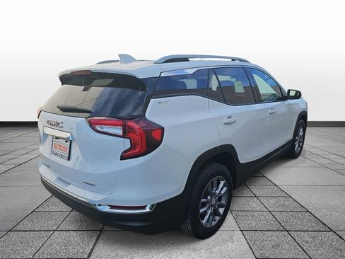 Used 2024 GMC Terrain SLT image 5