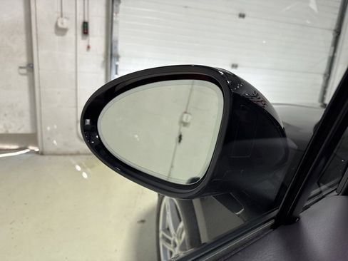 Used 2025 Porsche Macan Turbo image 15