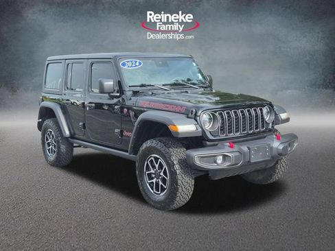 Used 2024 Jeep Wrangler Unlimited Rubicon w/ Convenience Group AWD/4WD image 3