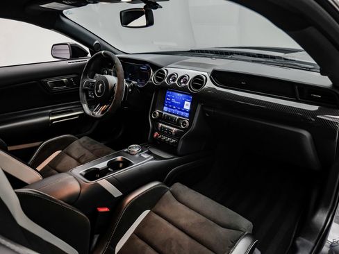 Used 2021 Ford Mustang Shelby GT500 w/ Carbon Fiber Track Pack image 50