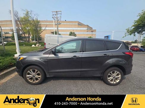 Used 2019 Ford Escape SE AWD/4WD image 1