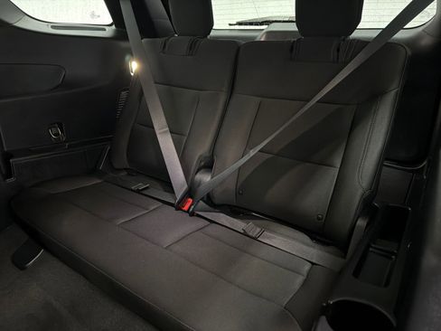 Used 2020 Ford Explorer XLT w/ Comfort Package image 16