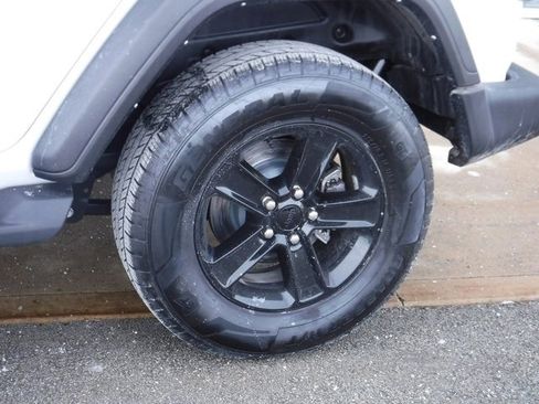 Certified 2022 Jeep Wrangler Unlimited Sport image 3