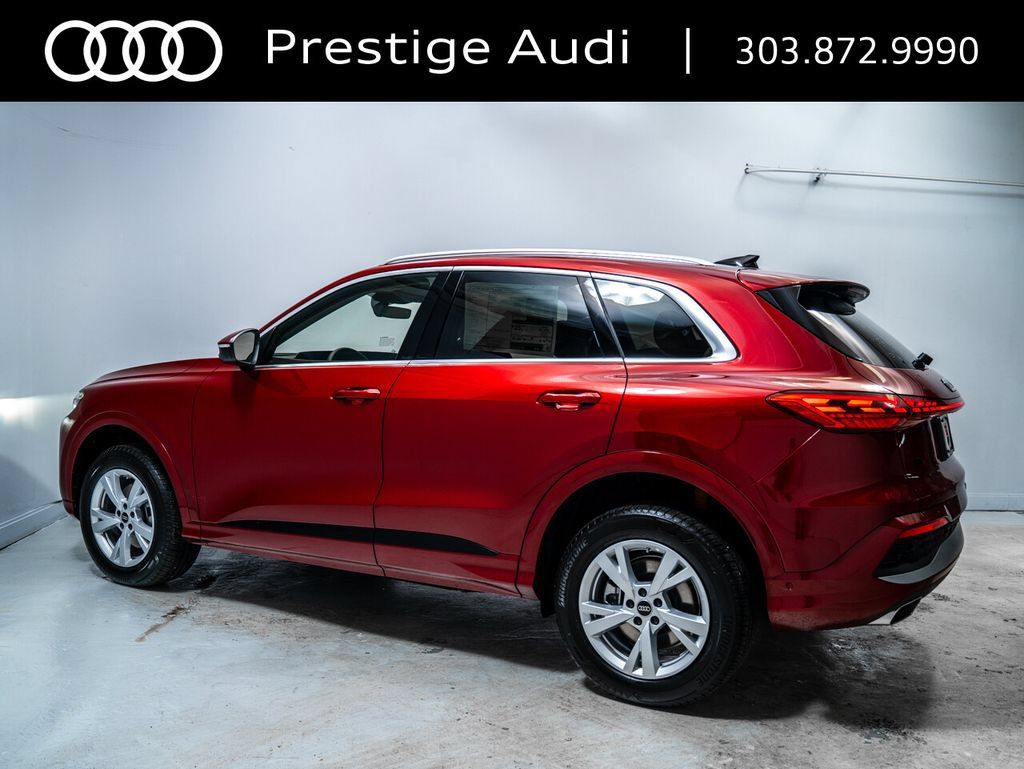 Used 2025 Audi Q5 Premium w/ Convenience Package AWD/4WD image 3