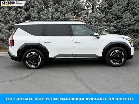 Used 2024 Kia EV9 Land image 10