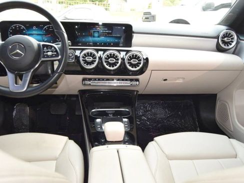 Used 2021 Mercedes-Benz A 220 image 27