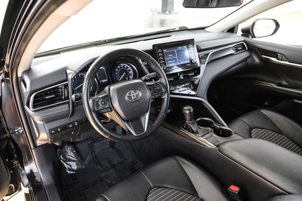 Used 2023 Toyota Camry SE FWD image 2