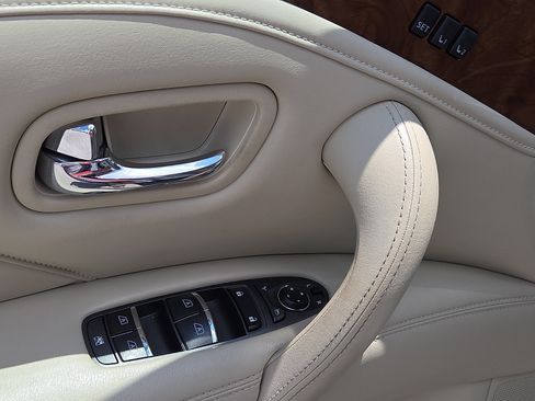 Used 2018 INFINITI QX80 2WD w/ Driver Assistance Package image 15