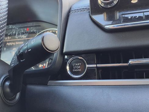 Used 2024 Mitsubishi Outlander SE image 25