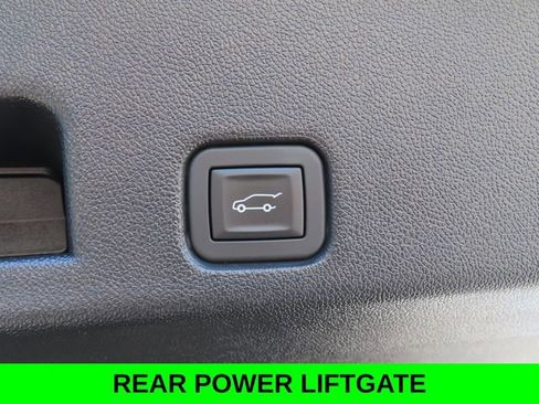 Used 2025 Chevrolet Traverse Z71 w/ Enhanced Driving Package AWD/4WD image 32