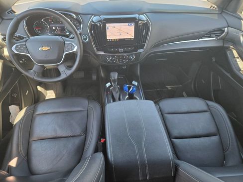 Certified 2023 Chevrolet Traverse LT w/ LT Premium Package AWD/4WD image 9