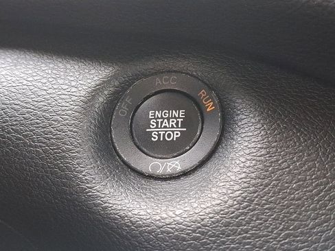 Used 2021 Jeep Cherokee Latitude Lux w/ Comfort/Convenience Group image 26