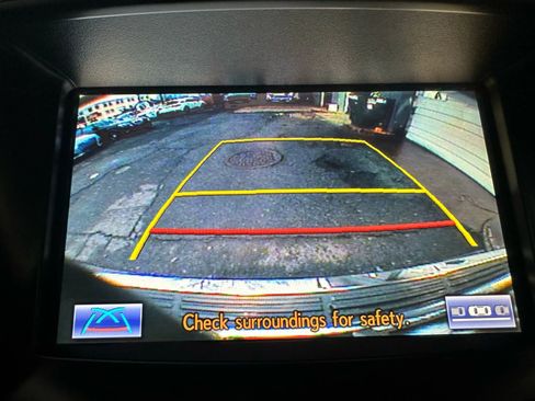 Used 2013 Lexus LX 570 4WD image 21