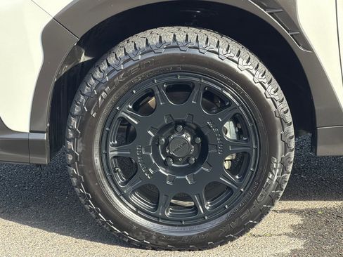 Used 2025 Subaru Crosstrek 2.0i Premium image 25