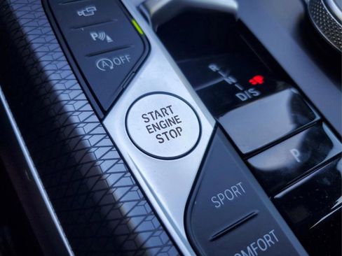 Used 2025 BMW 330i Sedan w/ M Sport Package image 32