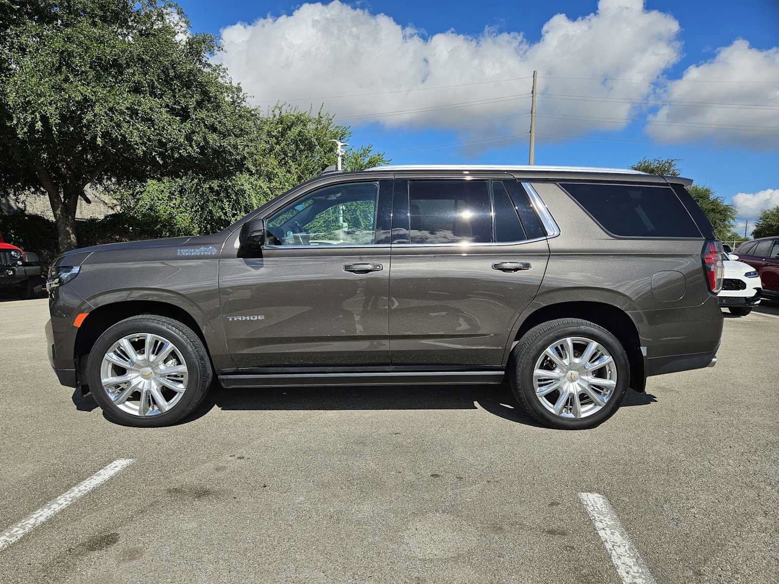 Used 2021 Chevrolet Tahoe High Country w/ Premium Package RWD image 4
