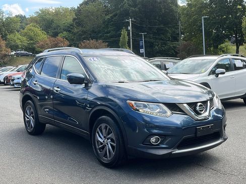 Used 2016 Nissan Rogue SL w/ SL Premium Package image 2