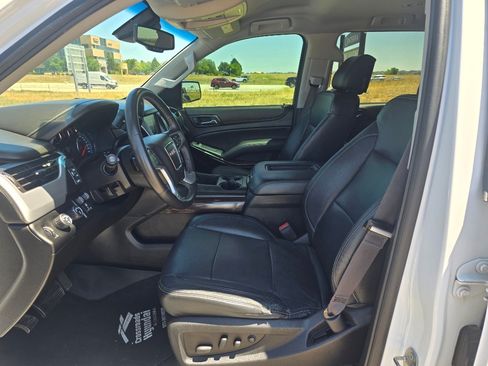 Used 2017 GMC Yukon SLE w/ SLE Value Package AWD/4WD image 12