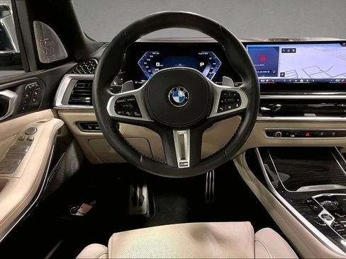 Used 2025 BMW X7 M60i AWD/4WD image 8