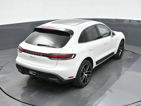 Certified 2023 Porsche Macan AWD/4WD image 30