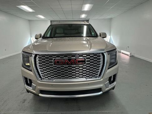 Used 2021 GMC Yukon Denali w/ Denali Premium Package image 2